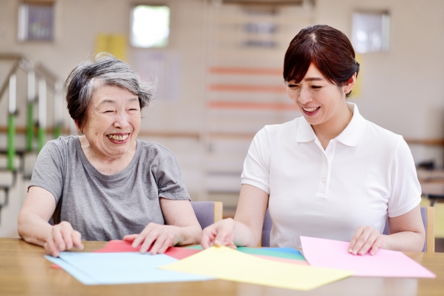 特別養護老人ホームで働く介護職の主な仕事内容とは？